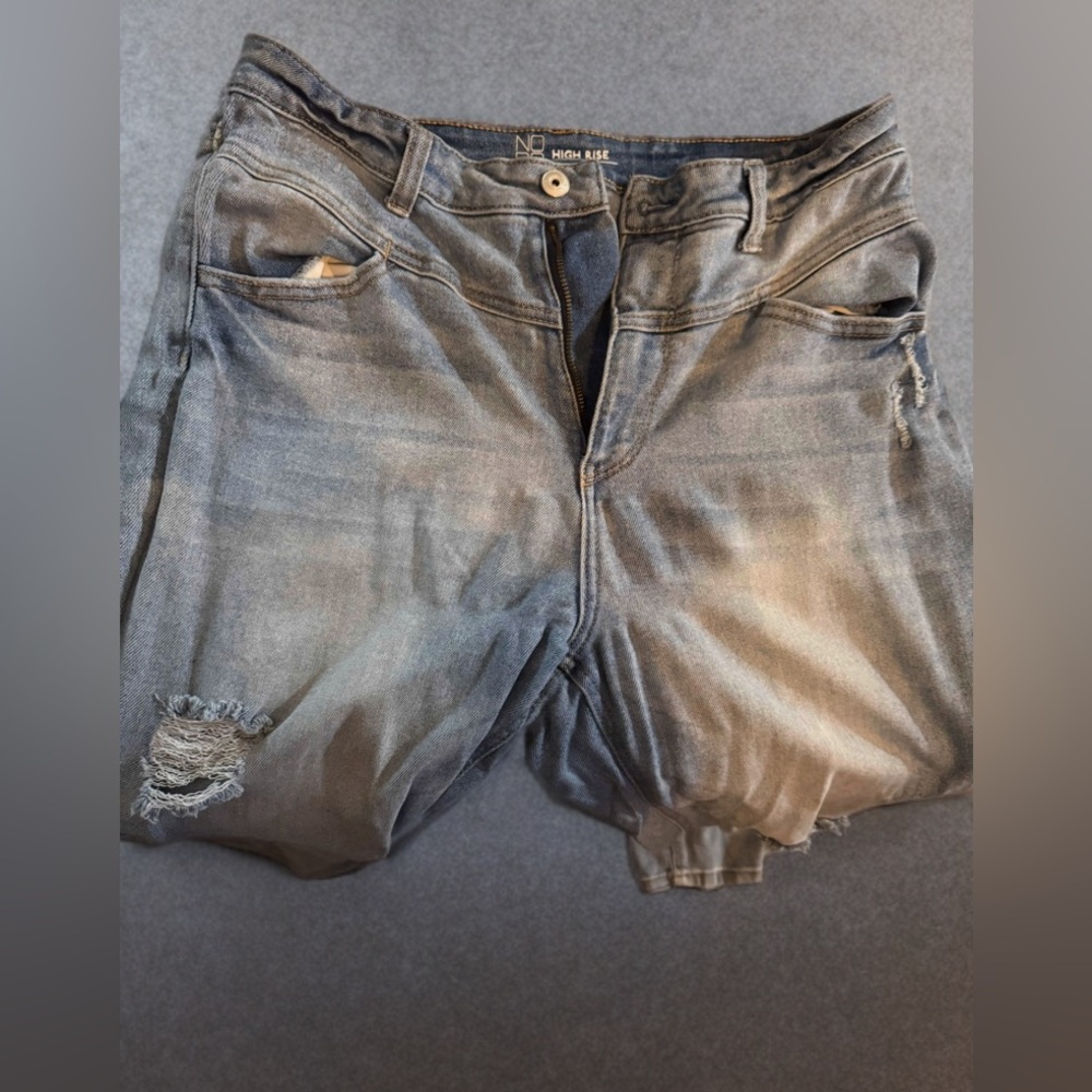 No Boundaries High Rise Blue Jeans with Classic Style